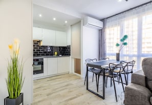 Communal lounge/ TV room,Kitchen or kitchenette,Living room,Dining area
