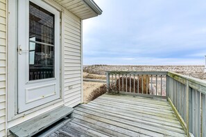 Private Deck | On-Site Beach Access | 2 Mi to Seaside Heights Boardwalk