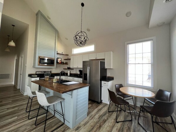 Kitchen & dining areas.