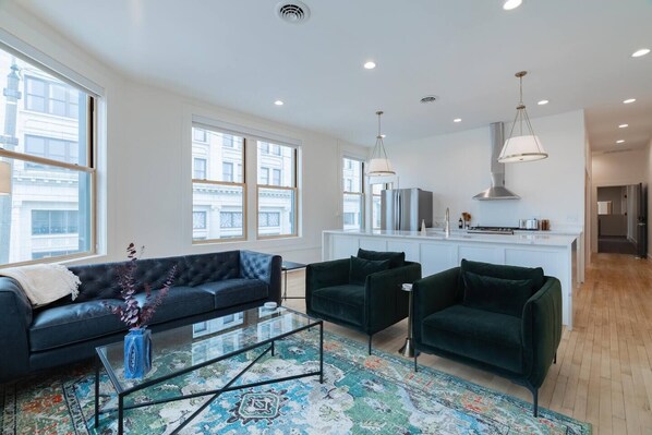 Living room & kitchen view! 