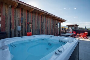 Bain à remous extérieur