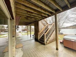 Outdoor Hot Tub
