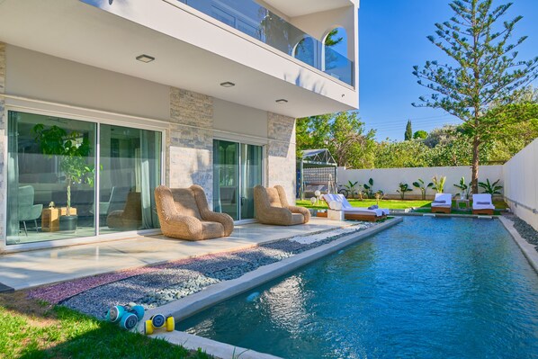 Private pool