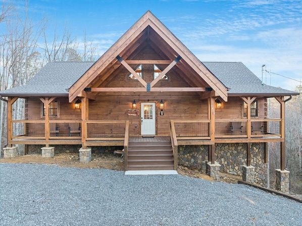 Front Exterior | Gravel Driveway (4 Vehicles) | Keyless Entry | 4WD Recommended (1)