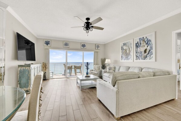 Living room VIEWS