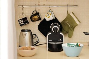 Kaffee und/oder Kaffeemaschine
