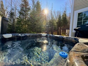 New Deck with 6 person Hot tub
