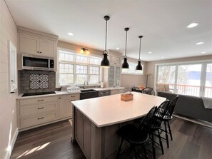 Fully equipped kitchen with amazing views of the lake