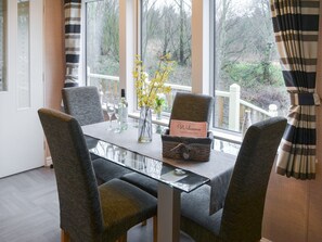 Dining Area | Hunter’s Lodge, Felton