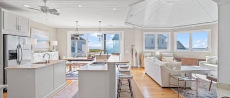 Open-concept Entertaining Areas