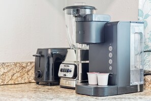 Kaffe och/eller kaffebryggare