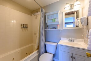 Mt Clark Room Bathroom