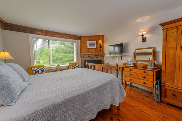 Mt Clark Room