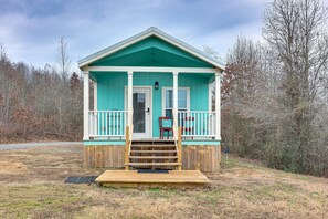 Cabin Exterior | On-Site Walking Trails | Smokeless Wood-Burning Fire Pit