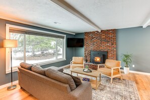 Living Room | Pellet Stove | Central Air Conditioning & Heating
