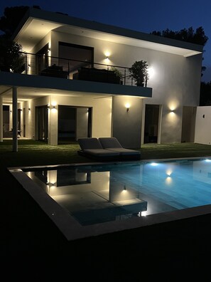 The property with swimming pool (6mx11m)