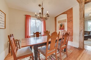 Dining Area | Dishware/Flatware | 1st Floor