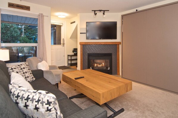 One level ground floor fully updated townhouse