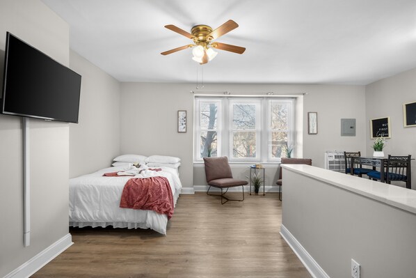 Step inside and discover a clean, comfortable, and thoughtfully furnished space designed with your relaxation in mind. Whether you're here for work or play, our cozy retreat offers everything you need—from a fully equipped kitchen and relaxing living room to restful bedrooms and modern amenities. Scroll through to explore your next perfect stay!
