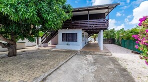 3 bedroom villa with private pool and lounging area for vacation rental in Curacao - Photo 25