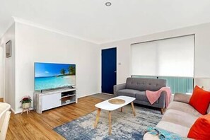 Living Room (2)