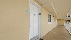 Welcome to Emerald Beach Unit 1430!