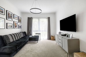 Settle in front of the TV for cosy movie nights at home or explore the vibrant nightlife nearby.