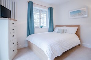 Park Place - 2 Bedroom Apartment - Tenby (17730)