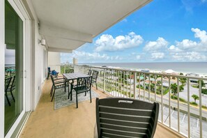 Laketown Wharf 801 balcony