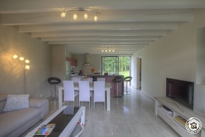 Salon / Salle à manger.