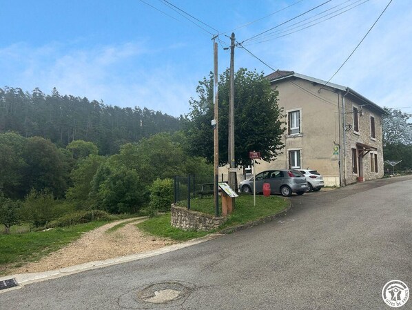 Photo 0