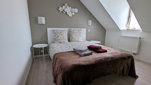 Chambre avec grand lit 160*200