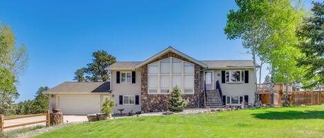 Kiowa Vacation Rental | 3BR | 3BA | Stairs Required | 2,700 Sq Ft