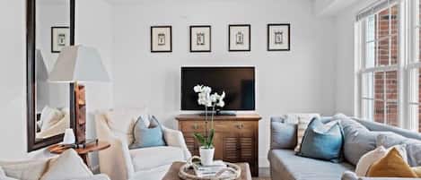 Fully renovated modern townhouse in downtown Leesburg.