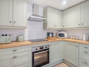 Kitchen | Vine Cottage, Chelmondiston