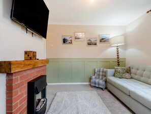 Living room | Vine Cottage, Chelmondiston