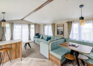 Pet-Friendly Gold 6 Berth - Grange Leisure Park, Mablethorpe