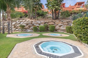 Whirlpool tub