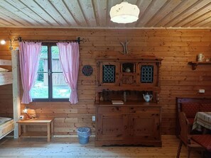 Berghütte mit Terrasse (1000 Kraut Haus)-Wohnbereich