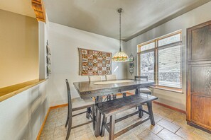 Dining Area | Main Level