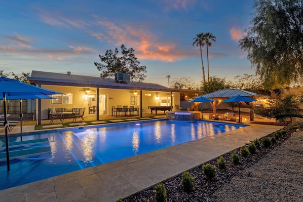 After enjoying a day exploring sunny Arizona you can enjoy the amazing backyard