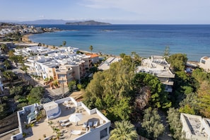 Breathtaking view of the Aegean Sea and Thodorou island!