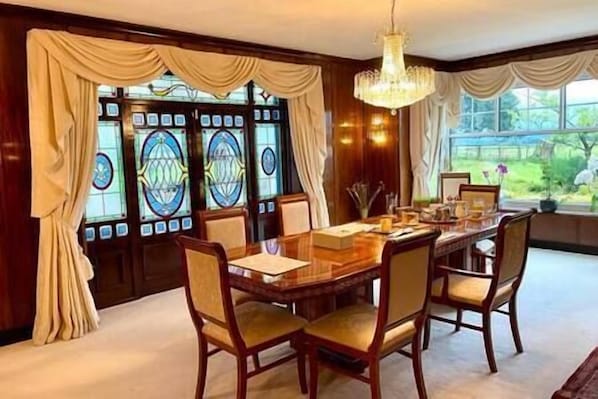 Breakfast Room Loch Lomond Villa