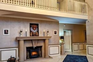 Cattermuir Lodge - Loch Lomond Villa Hallway