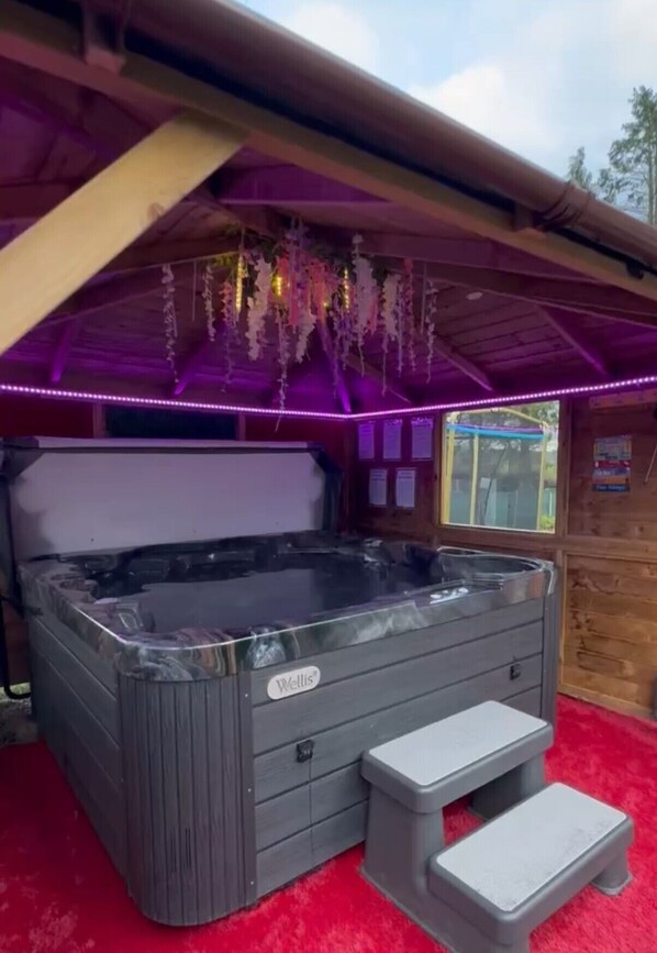 Bain à remous extérieur