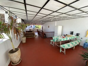 屋外ダイニングエリア