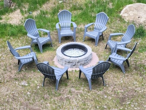 After a soak in the hot tub, why not roast marshmallows in the masonry firepit?