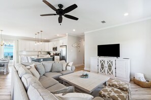 Living room-ample seating for the whole family!