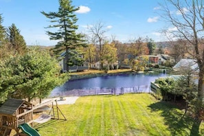 Lake view from backyard, private dock, play set, kayaks, fire pits, BBQ + ...
