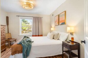 Queen bedroom, dresser and large closet. Overlooking lake and yard